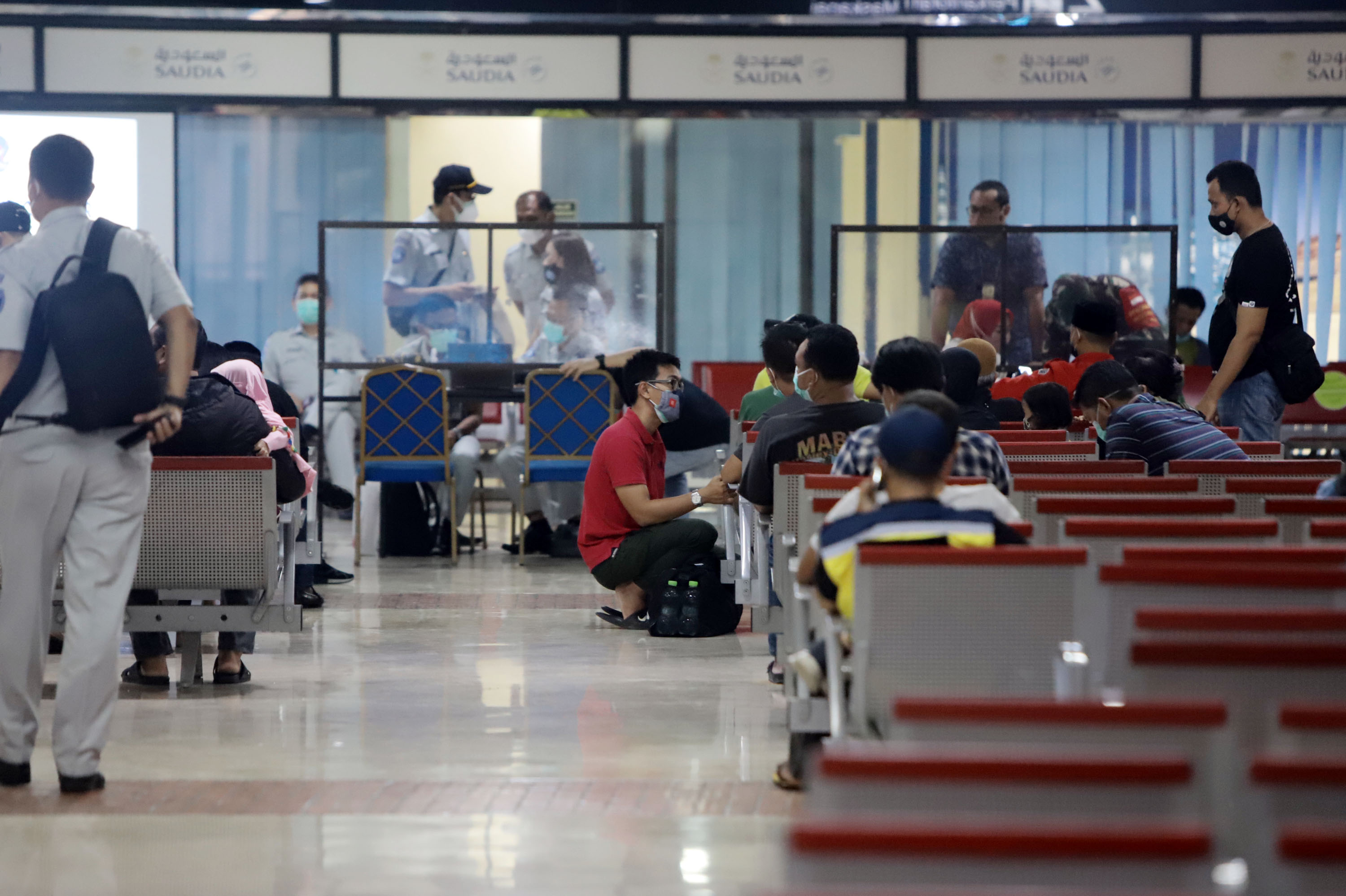 kesibukan-di-posko-crisis-center-sriwijaya-air-sj-182_20210110_085839.jpg