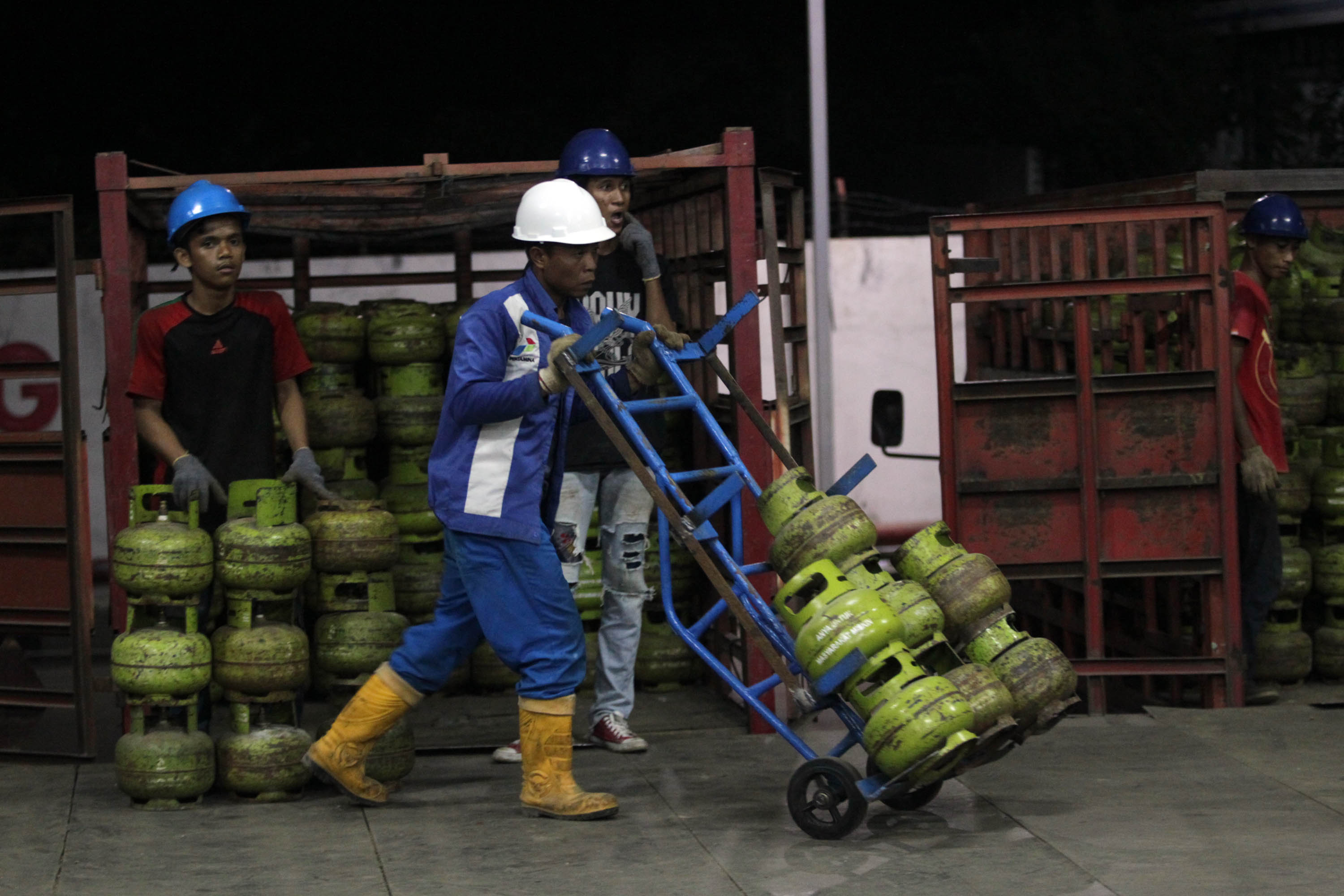 ketersediaan-gas-elpiji-di-palu-aman_20181015_183922.jpg
