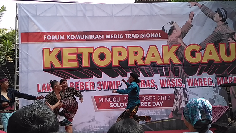 ketoprak-gaul-di-car-free-day_20161023_163021.jpg
