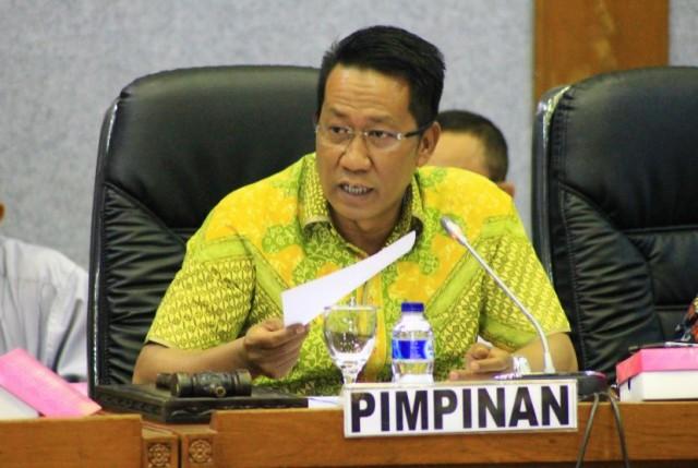 ketua-baleg-dpr-ri-supratman-andi-agtas.jpg
