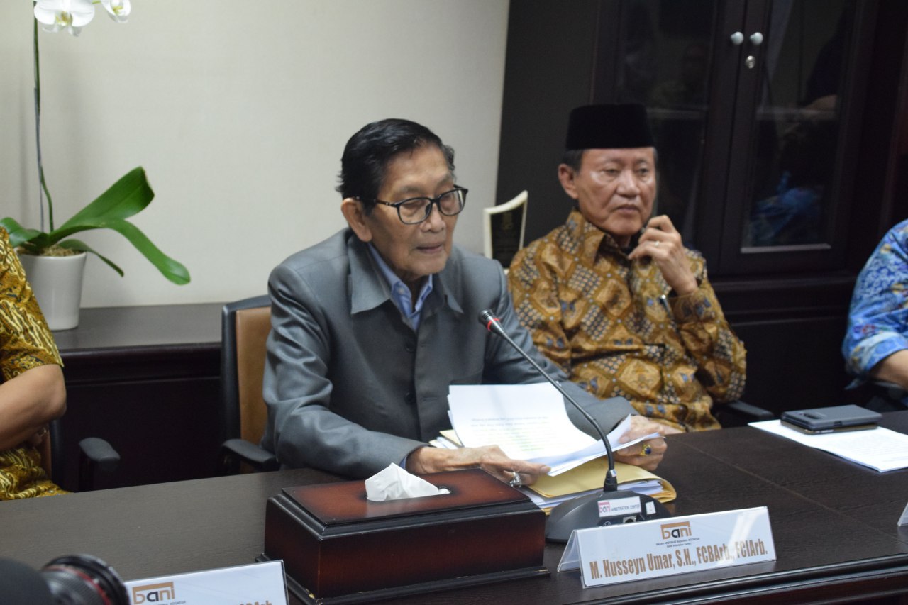 ketua-bani-beri-keterangan-pers_20180725_152349.jpg