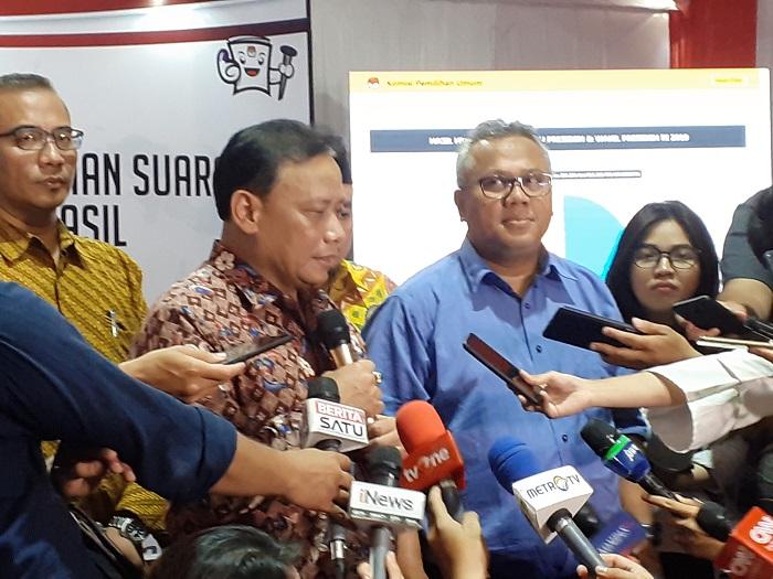 ketua-bawaslu-abhan-baju-batik.jpg