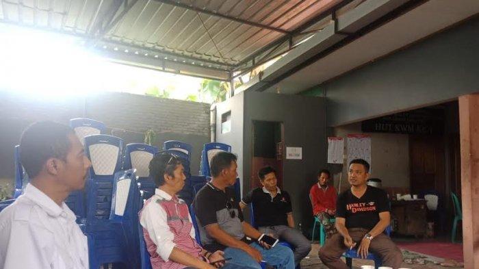 ketua-bawaslu-wajo-abdul-malik-muhammad-mencari-keterangan-pernyataan-akbar-faisal-di-ilc-tv-one.jpg