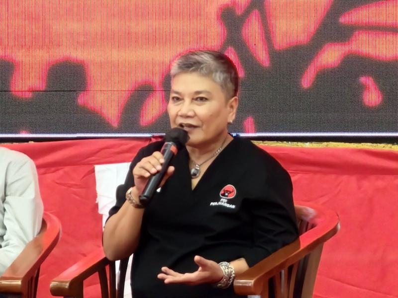 Ketua DPP PDIP Ribka Tjiptaning menjadi narasumber dalam diskusi publik Memperingati 26 Tahun Peristiwa 27 Juli yang digelar di kantor DPP PDIP, di Jalan Diponegoro 58, Menteng, Jakarta, Kamis (21/7/2022).