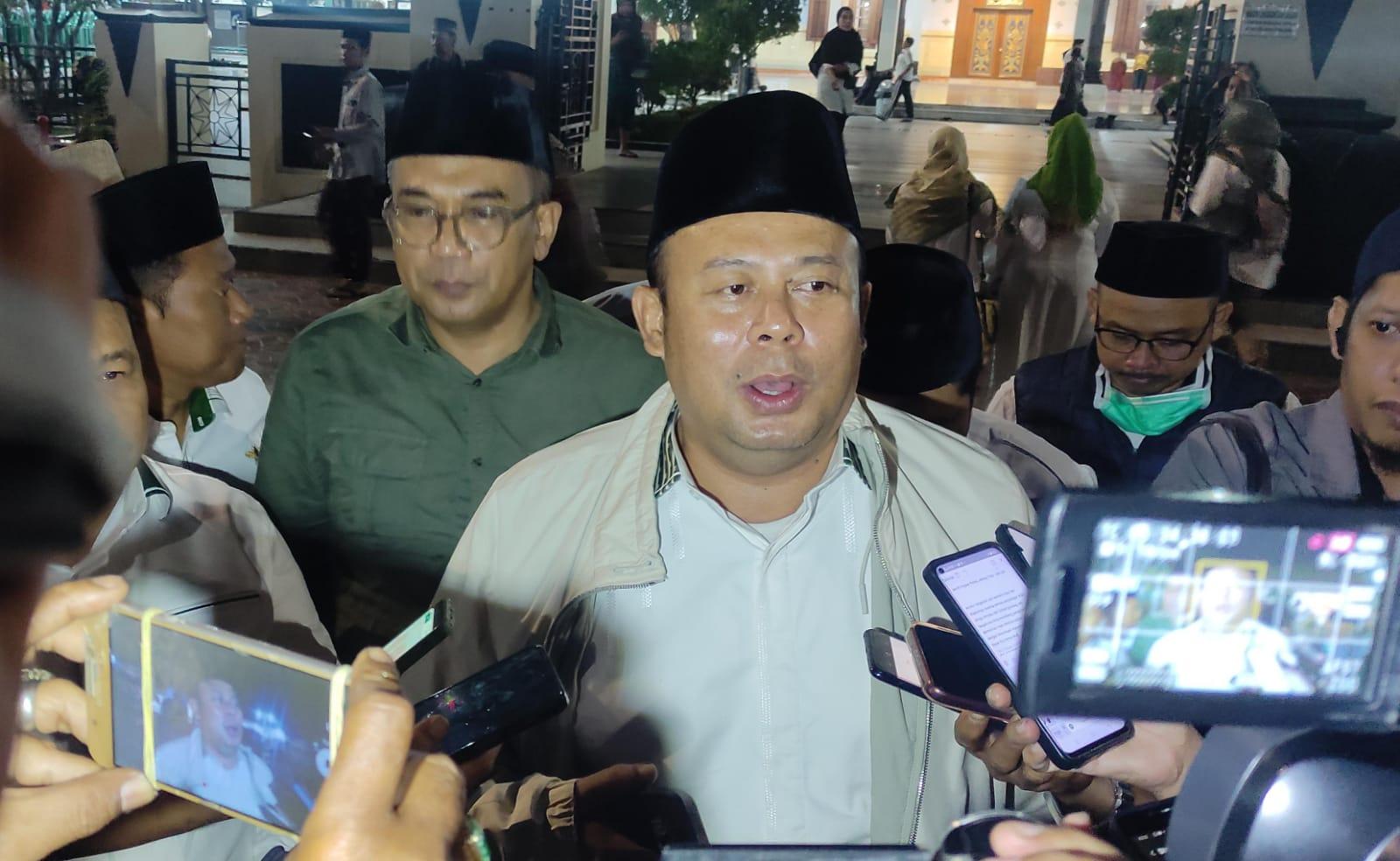 ketua-fraksi-pkb-dpr-ri-cucun-syamsurijal-saat-ditemui-di-pelataran-masjid-agung.jpg