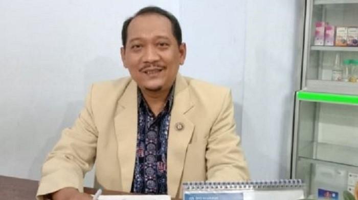 ketua-ikatan-apoteker-indonesia-iai-kabupaten-tulungagung-adi-wibisono.jpg