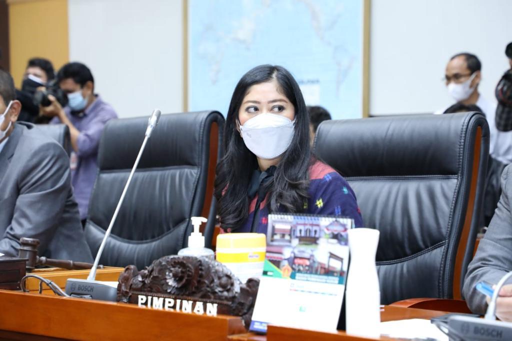 ketua-komisi-i-dpr-ri-meutya-hafidgy.jpg