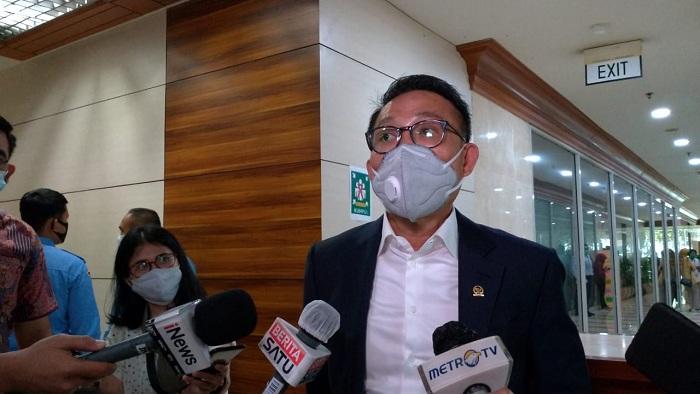 ketua-komisi-iii-dpr-ri-herman-herry-01012.jpg