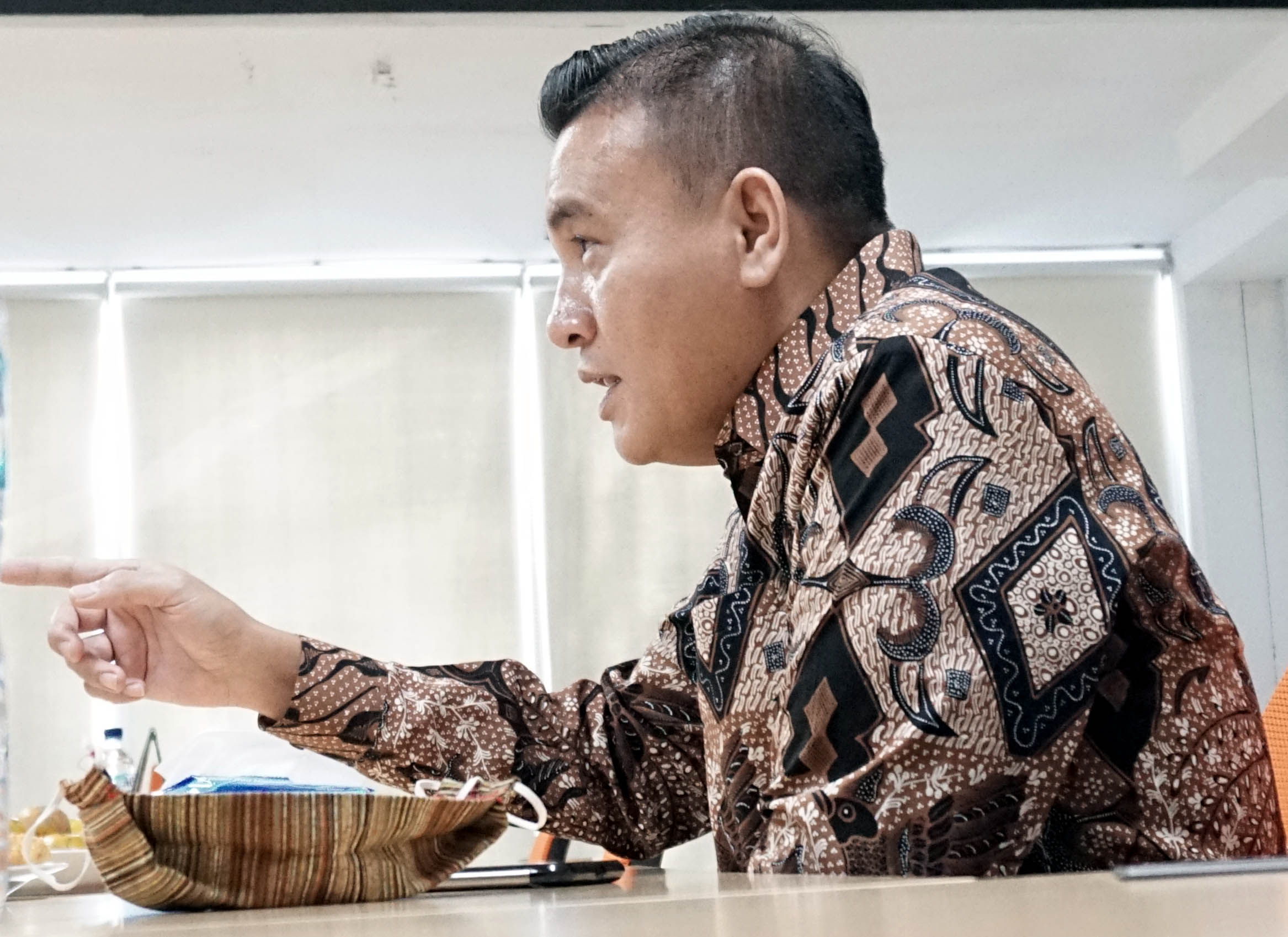ketua-komisi-kejaksaan-barita-simanjuntak-sambangi-tribunnews_20200904_182922.jpg