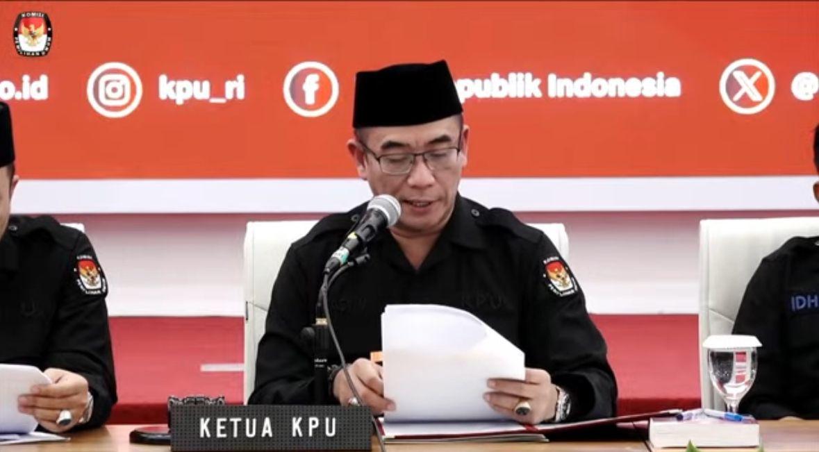 ketua-kpu-hasyim-asyari-berkaca-kaca-dan-suara-bergetar-bacakan-hasil-pemilu-2024.jpg