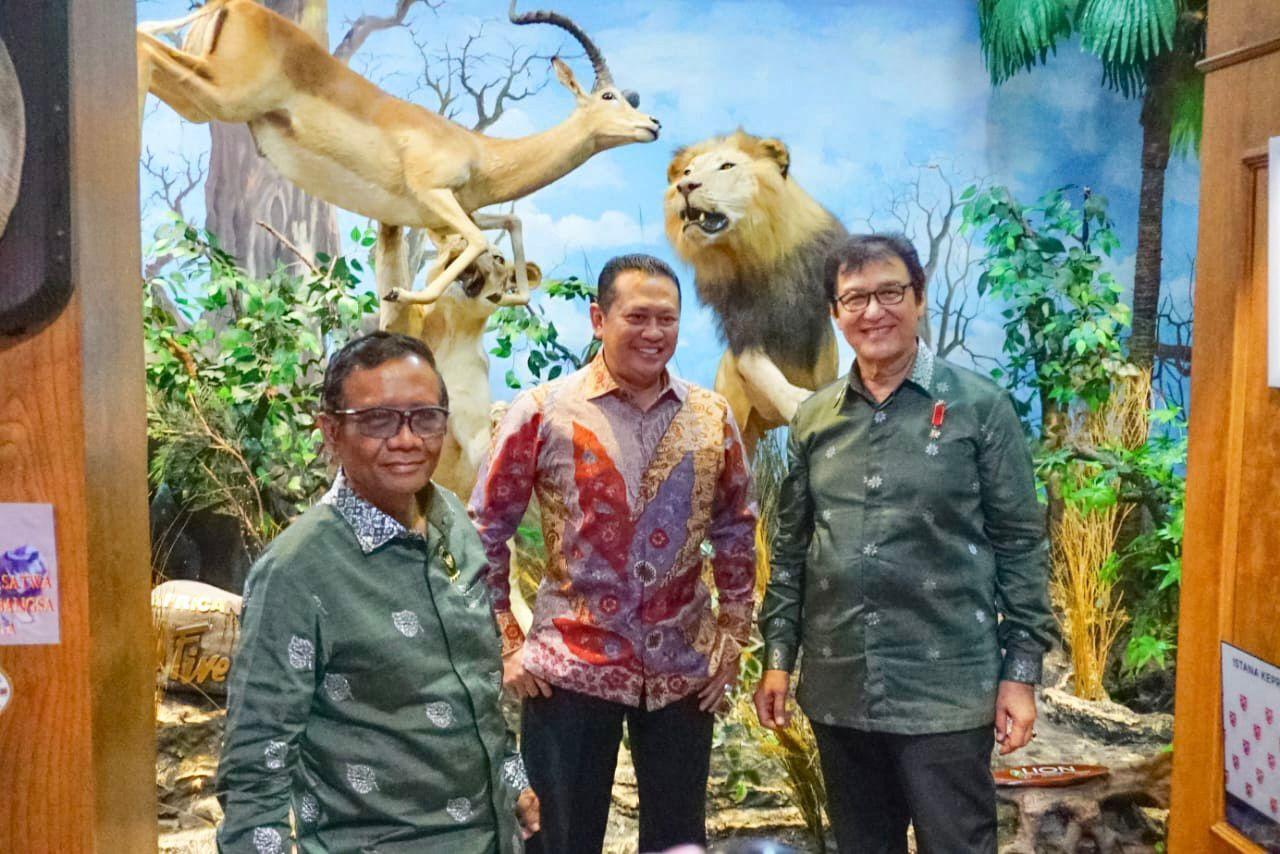 ketua-mpr-ri-bamsoet-apresiasi-koleksi-rahmat-international-wildlife-museum-and-gallery.jpg
