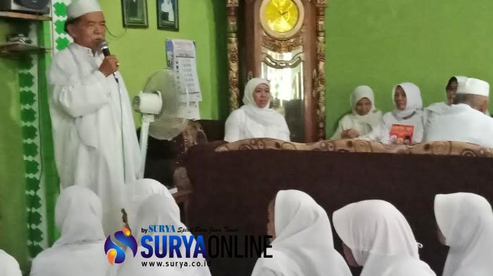 ketua-toriqoh-muktabaroh-sukbiyah-kabupaten-ngawi-kiai-h-abdul-salam_20180326_221631.jpg