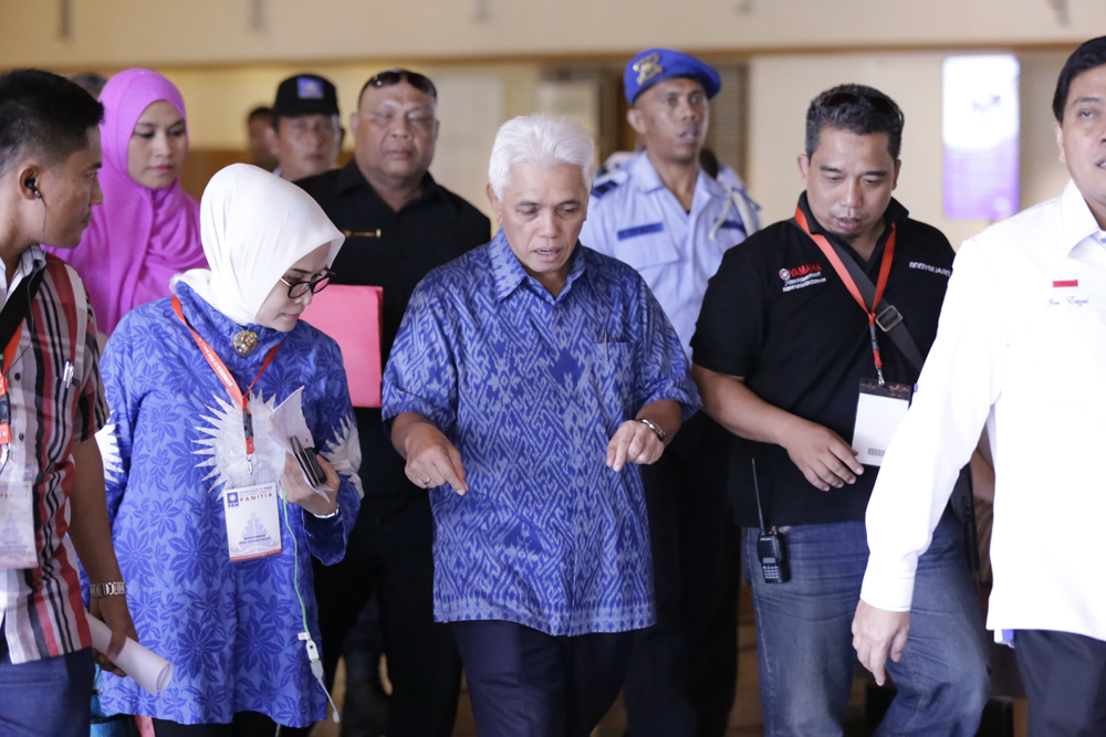 ketua-umum-pan-hatta-rajasa-di-kongres-iv-pan_20150228_222744.jpg