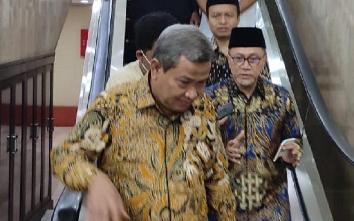 ketua-umum-pan-zulkifli-hasan-batik-belakang-12.jpg