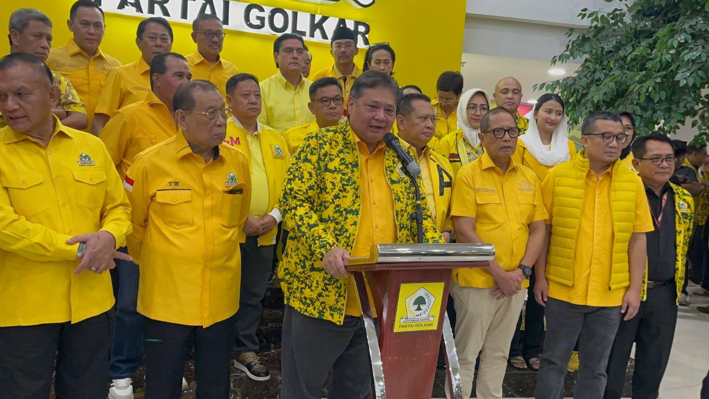ketua-umum-partai-golkar-airlangga-hartarto-usai-rapat-pleno-di-dpp.jpg
