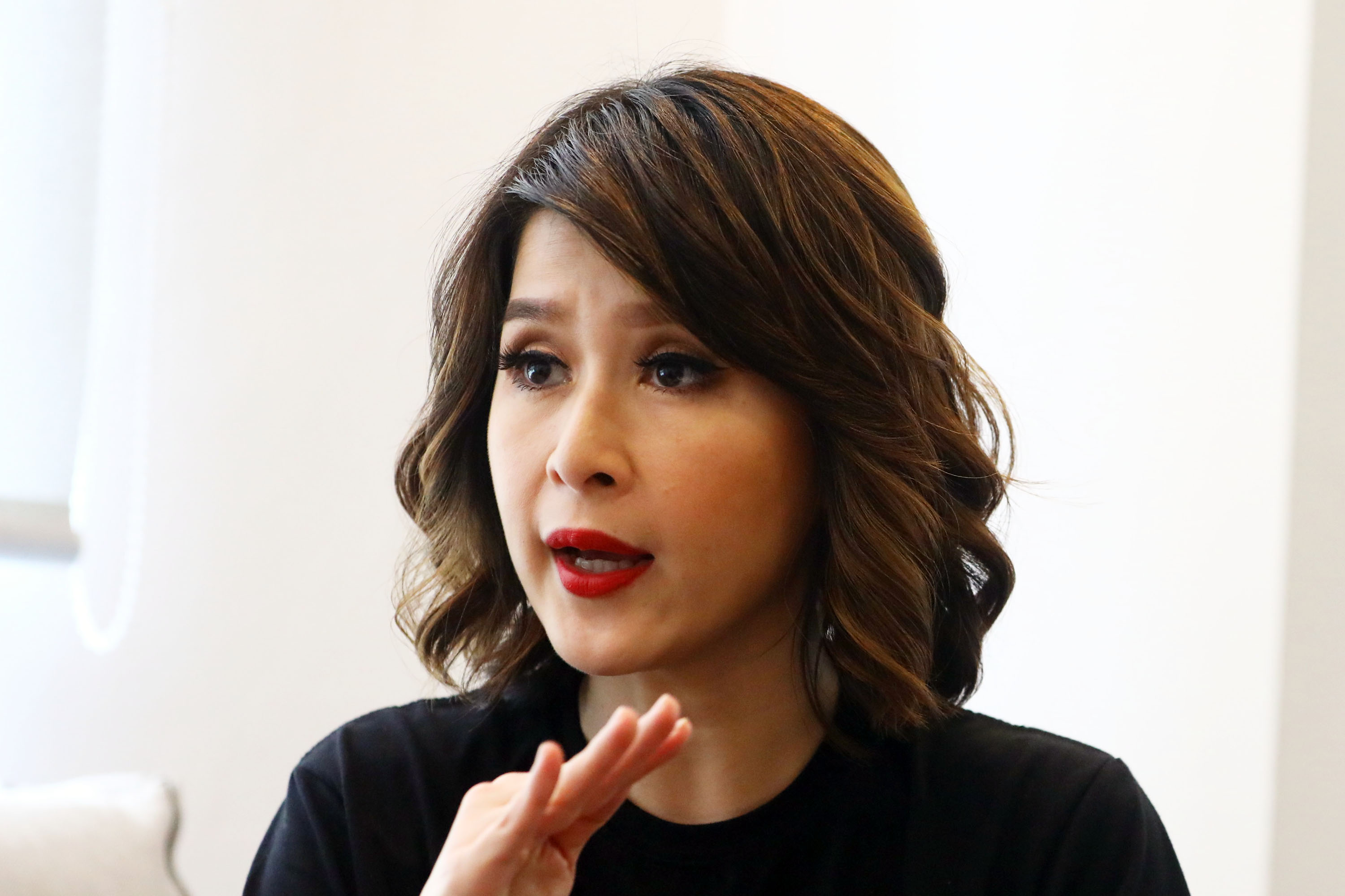 ketua-umum-partai-solidaritas-indonesia-psi-grace-natalie_20190430_213145.jpg