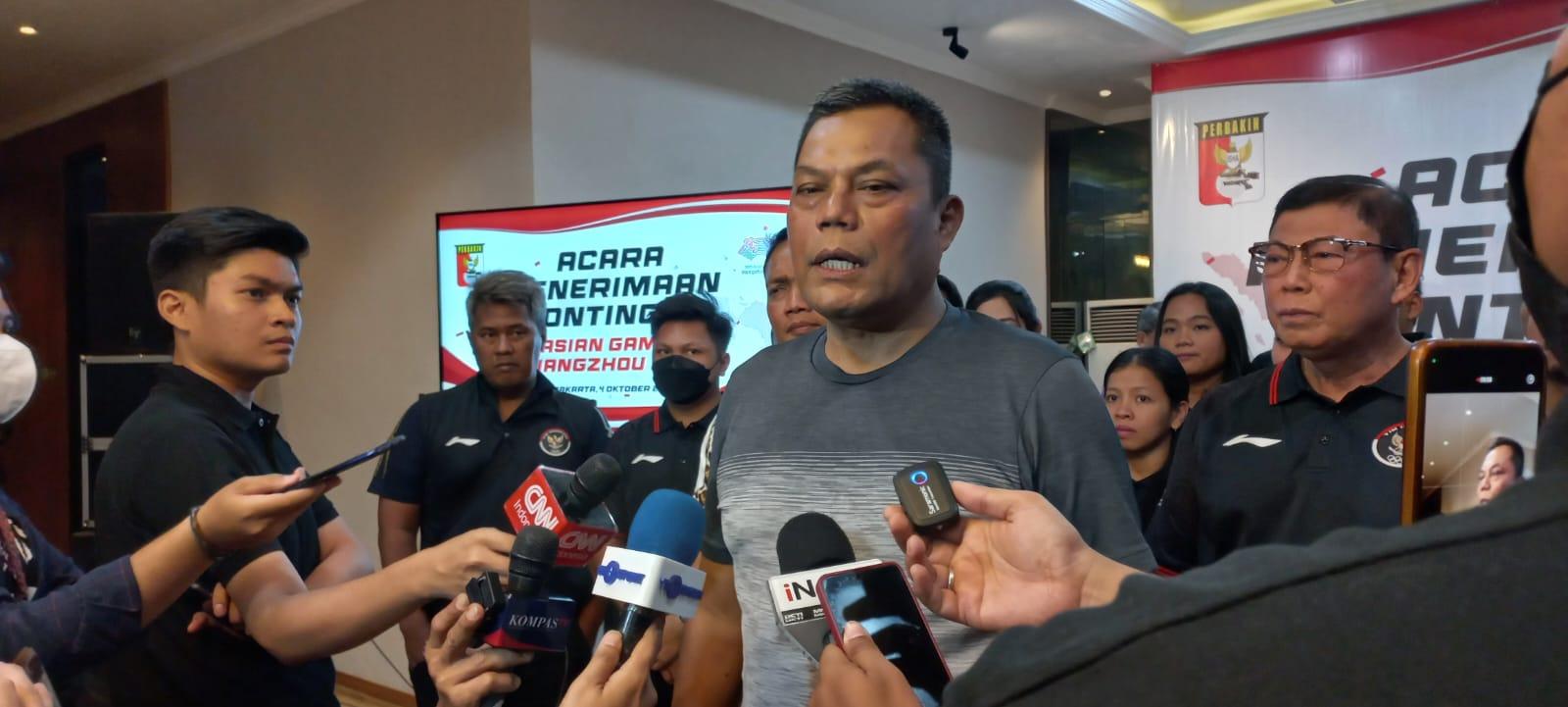 ketua-umum-pb-perbakin-joni-supriyanto-saat-diwawancarai.jpg