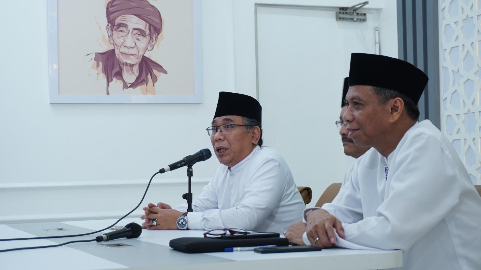 ketua-umum-pbnu-kh-yahya-cholil-staquf-gus-yahya-dalam-konferensi-pers-pemilu-2024.jpg