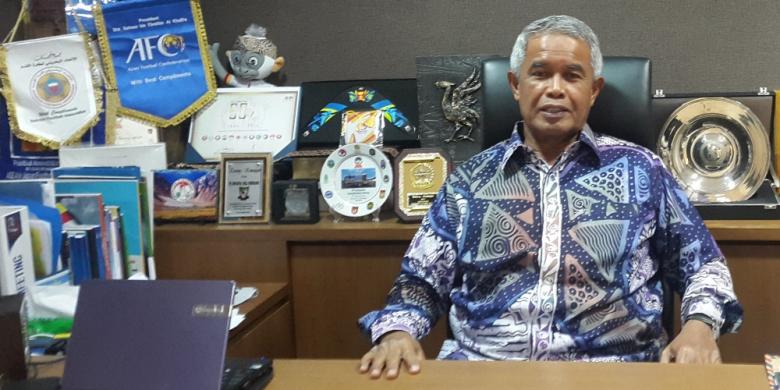 ketua-umum-pssi-djohar-arifin-sudah-mengemasi-barang-barang_20150416_174646.jpg