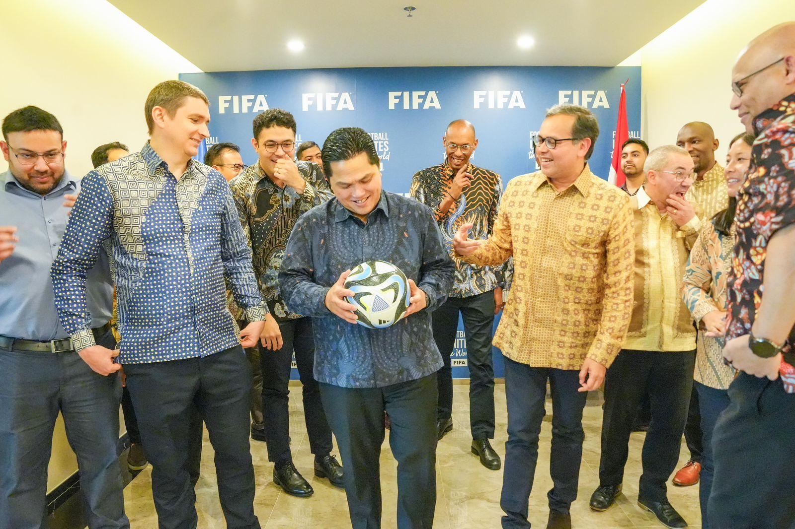 ketua-umum-pssi-erick-thohir-hari-ini-bertemu-dengan-perwakilan-fifa.jpg