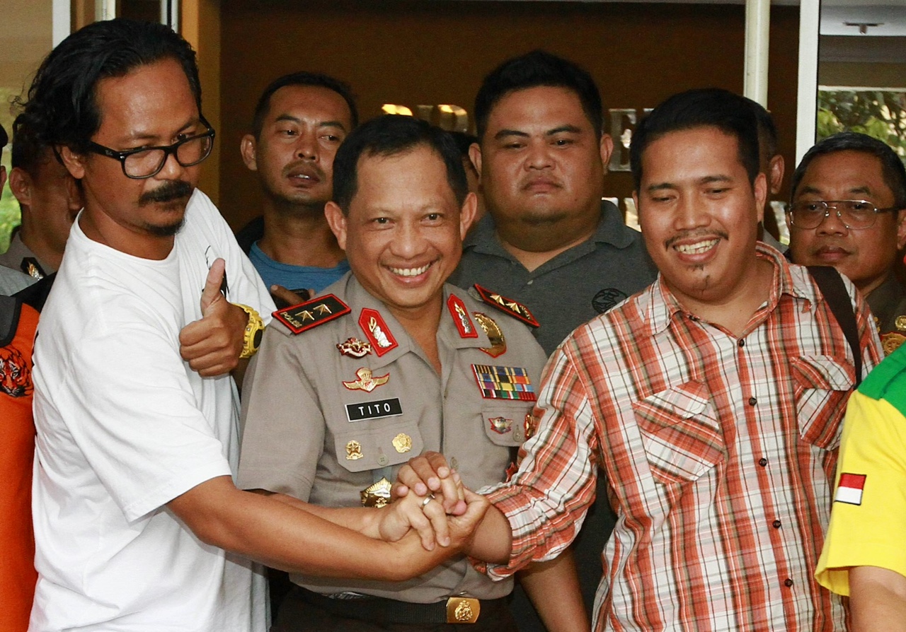 ketua-viking-dan-ketua-jakmania-janji-amankan-final_20151014_195858.jpg