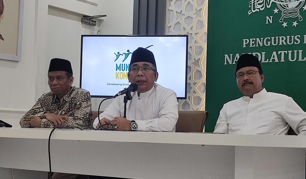 ketum-pbnu-gus-yahya-tengah.jpg