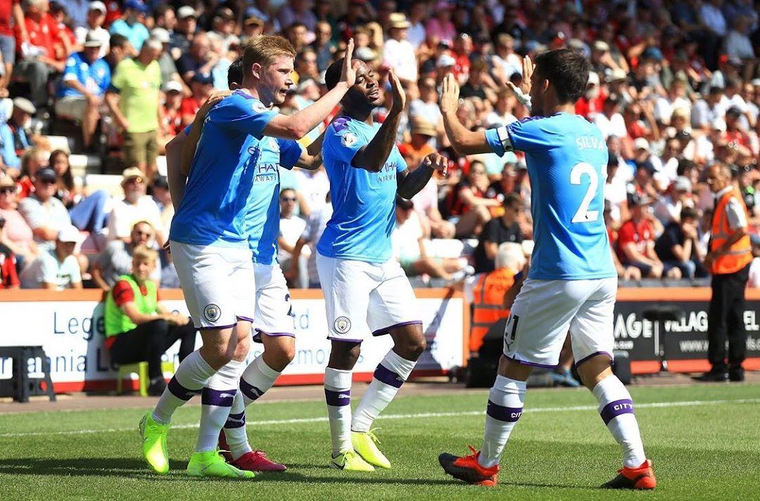 kevin-de-bruyne-merayakan-gol-bersam-rekan-satu-timnya-di-manchester-united.jpg