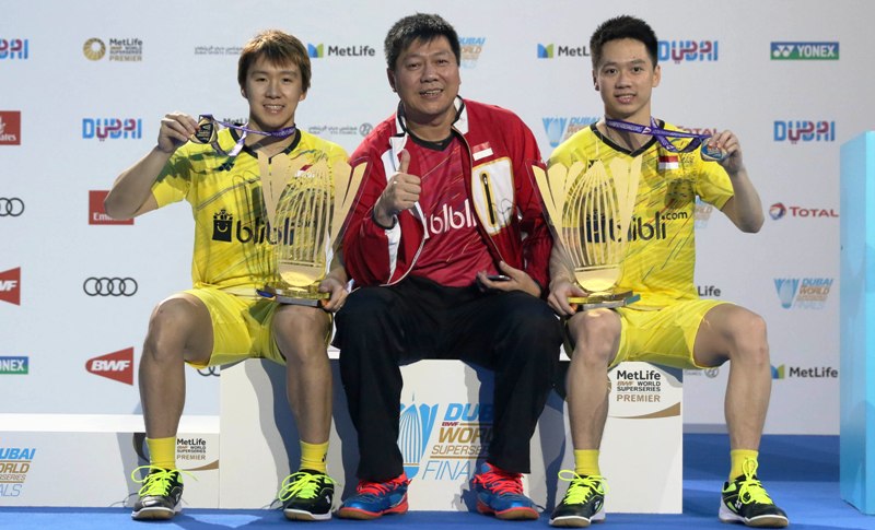 kevin-sanjaya-sukamuljomarcus-fernaldi-gideon-juara-bwf-dubai-world-super-series-finals-2017_20171217_220025.jpg
