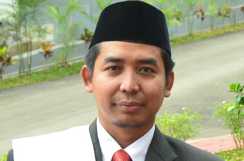 kh-anang-rikza-masyhadi-ma-pondok-modern-tazakka-batang.jpg
