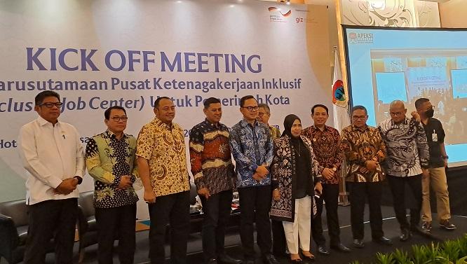 kick-off-meeting-apeksi.jpg
