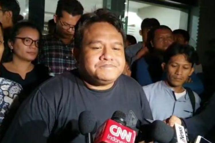 Profil Dandhy Dwi Laksono, Sosok di Balik Karya Film Dokumenter 'Pesta Babi'