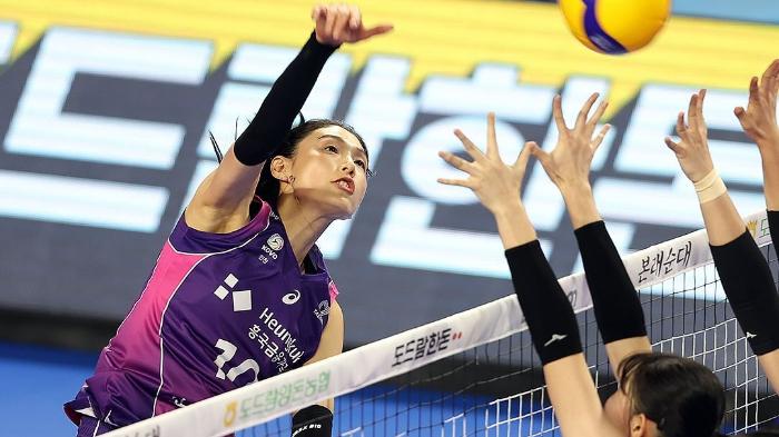 kim-yeon-koung-pink-spiders-vs-ibk-altos.jpg