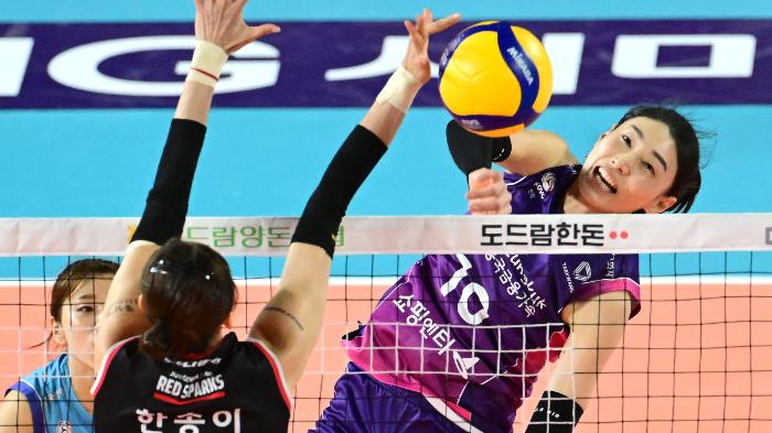 kim-yeon-koung-vs-red-sparks-play-off-liga-voli-korea.jpg