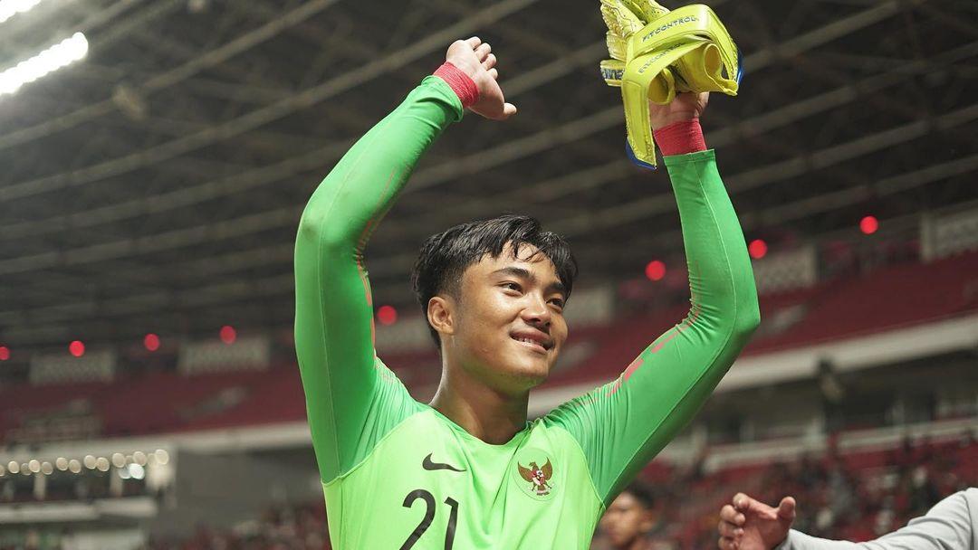 kiper-utama-timnas-u22-indonesia-di-ajang-sea-games-2023-ernando-ari.jpg