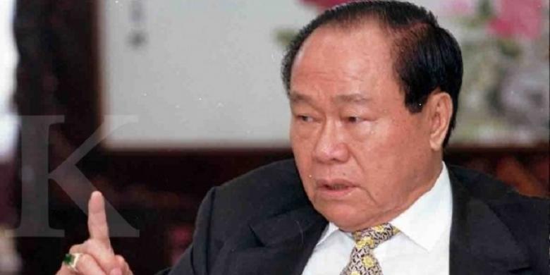 kisah-hidup-eka-tjipta-widjaja-dari-penjual-biskuit-hingga-jadi-konglomerat.jpg