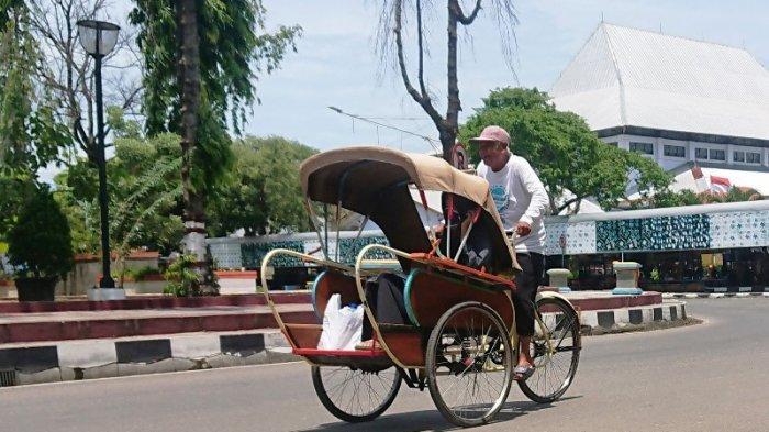 kisah-tukang-becak-bernama-suparji.jpg