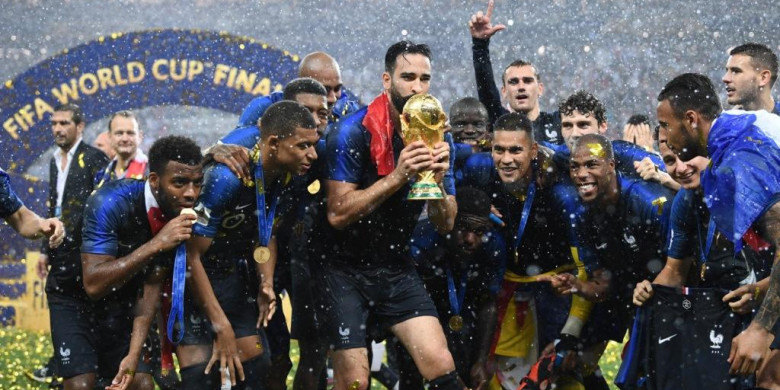 klenik-kumis-adil-rami-di-balik-sukses-prancis-juara-piala-dunia-2018_20180716_052112.jpg