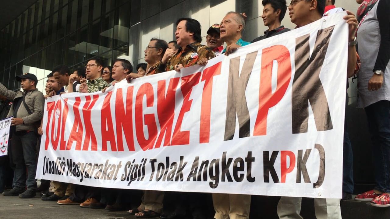 koalisi-masyarakat-sipil-tolak-angket-kpk_20170705_192953.jpg