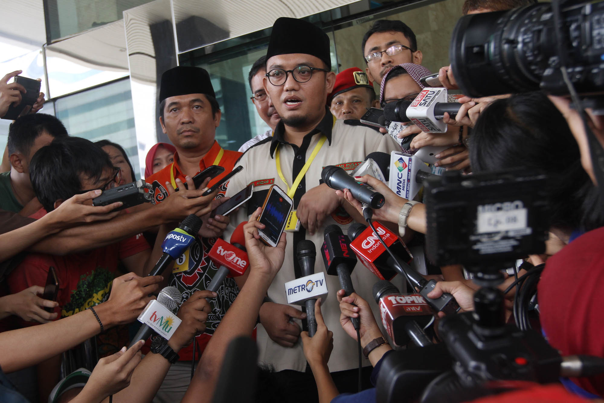 koalisi-masyarakat-sipil-untuk-siyono-datangi-kpk_20160519_213005.jpg