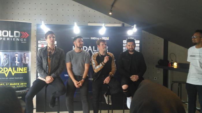 kodaline-saat-konferensi-pers.jpg