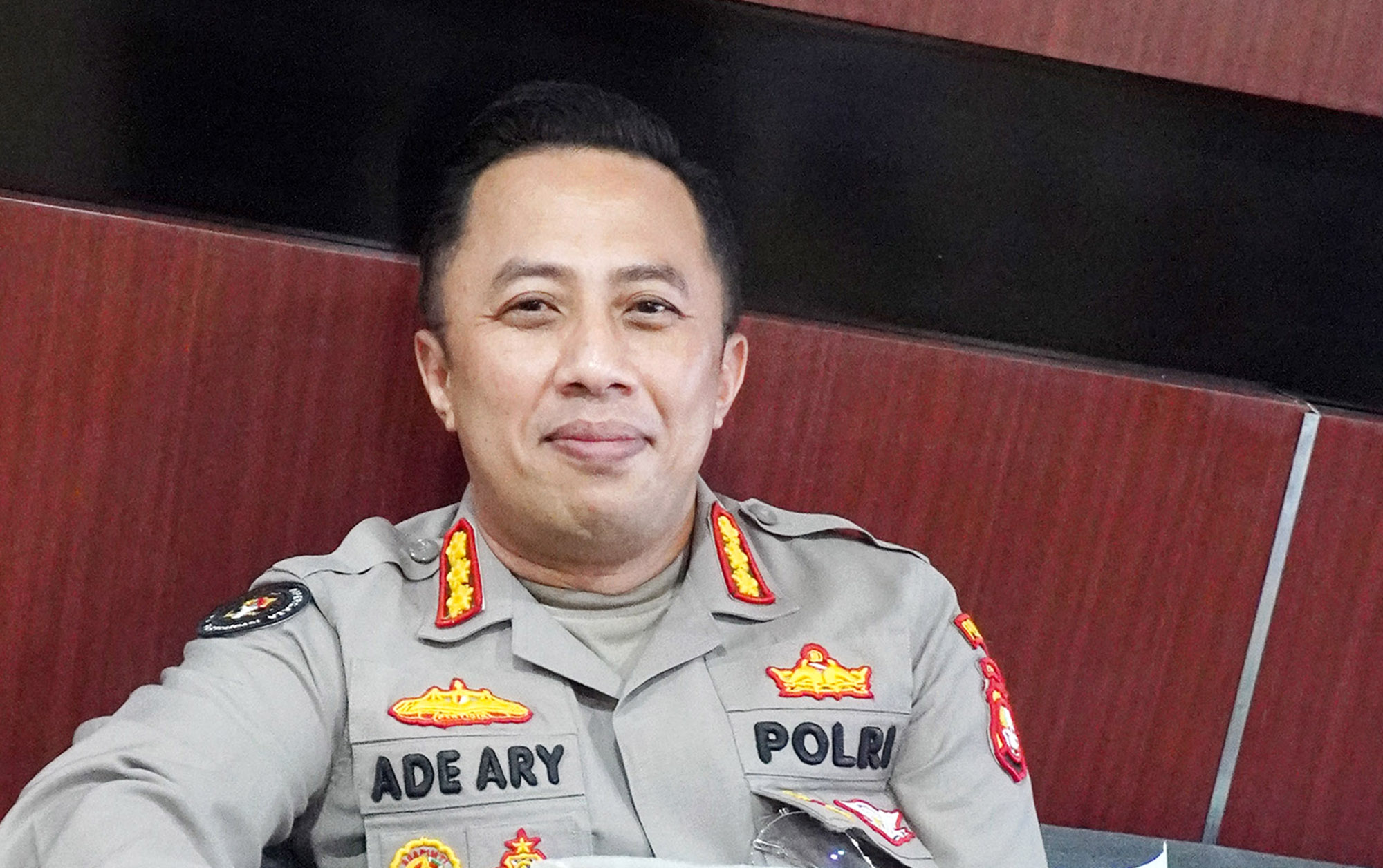 kombes-ade-ary-syam-indradi-kabid-humas-polda-metro-jaya_20240122_225422.jpg