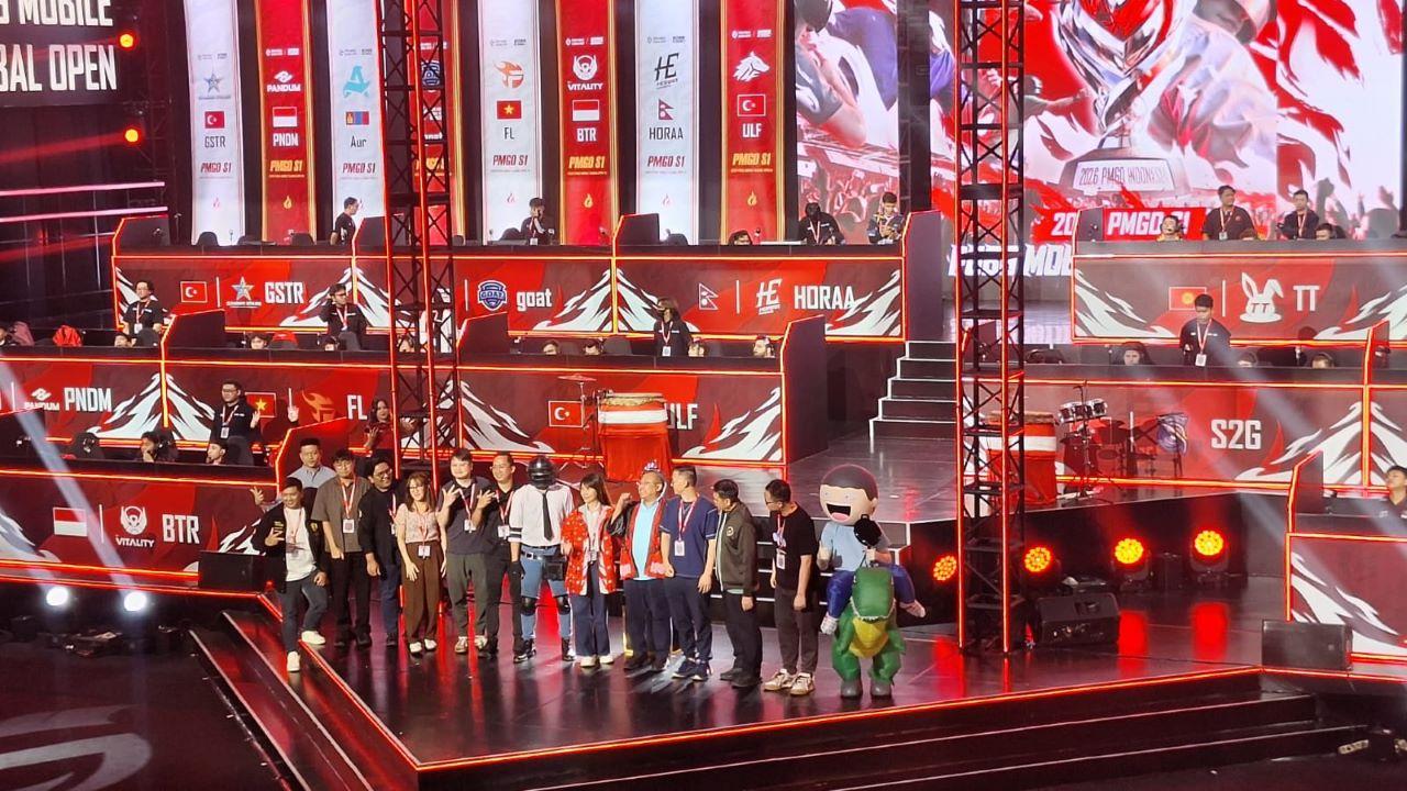 kompetisi-PUBG-Mobile-Global-Open-PMGO-2026-Season-1-Tennis-Indoor-Senayan-Jakarta.jpg
