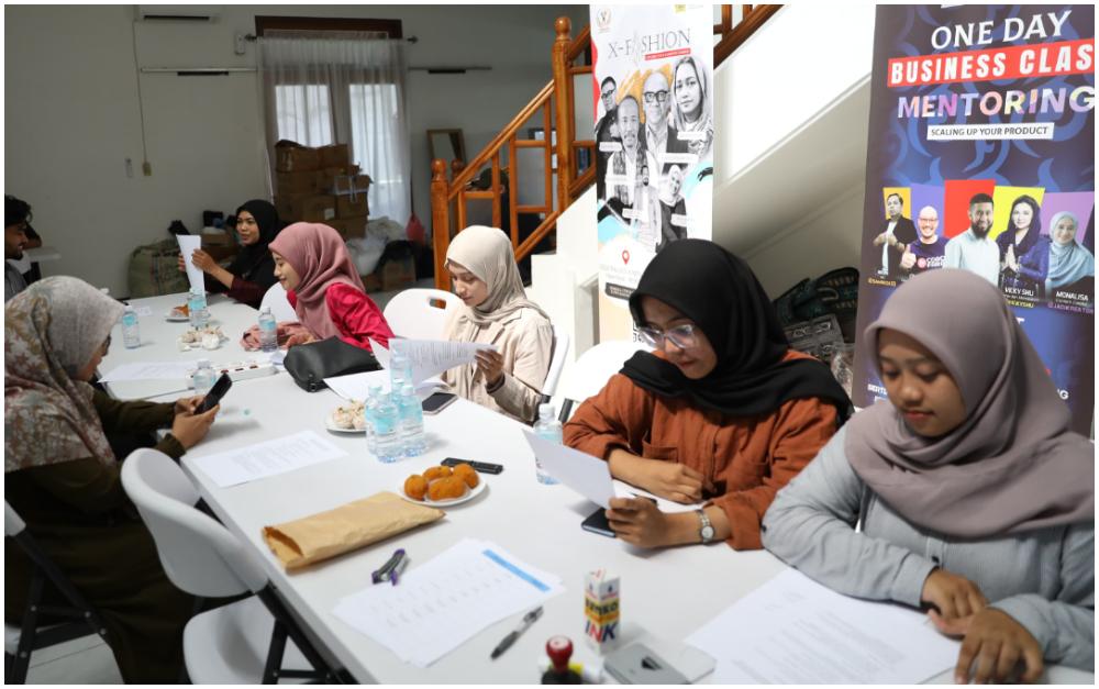Mengembalikan Kejayaan Tenun Khas Aceh Lewat Kontribusi Kaum Pemuda