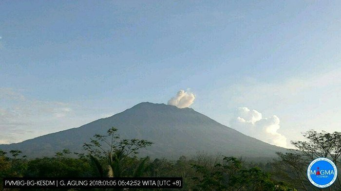 kondisi-gunung-agung-sabtu-6-januari-2018_20180106_142412.jpg