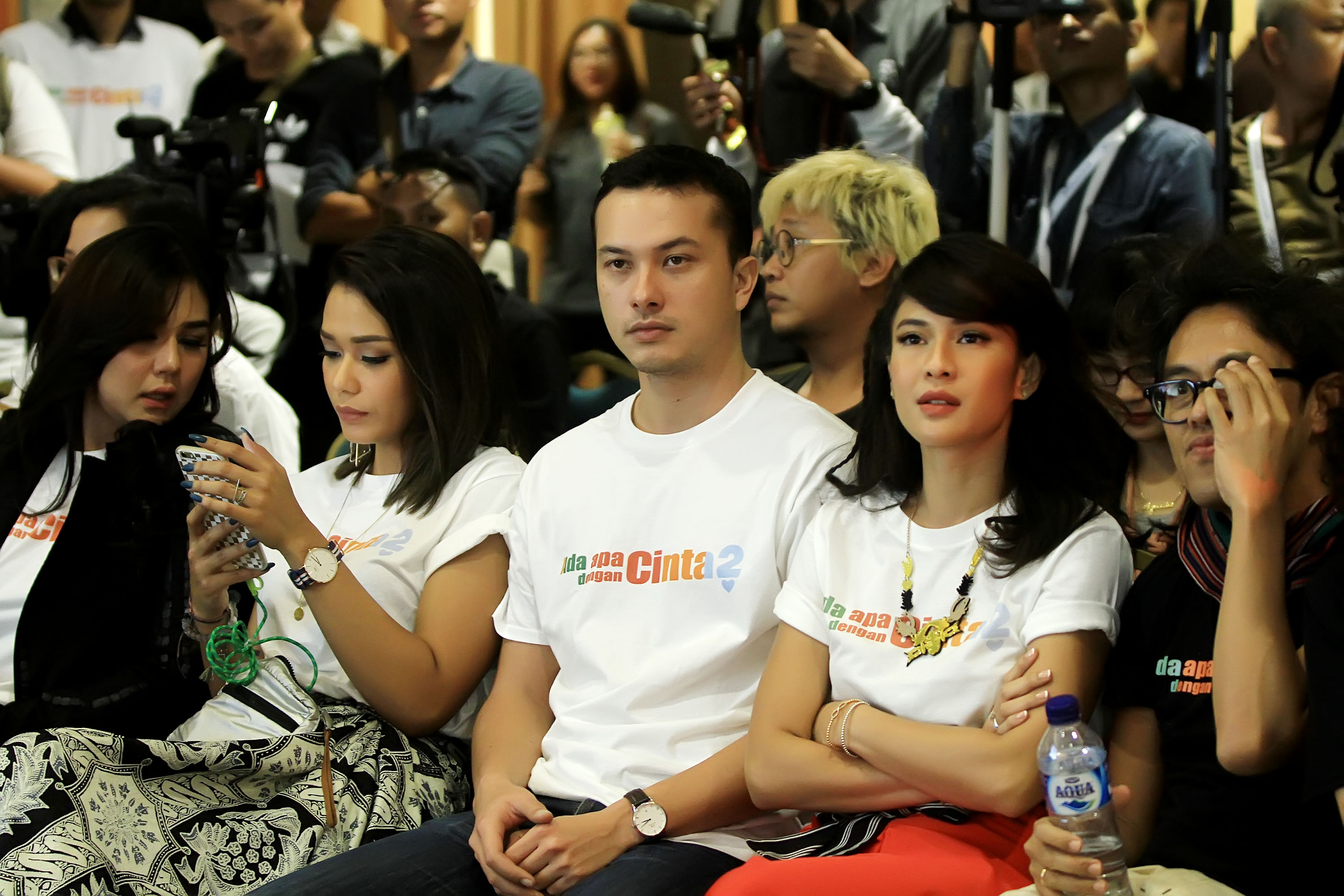 konferensi-pers-film-aadc-2_20160215_223636.jpg