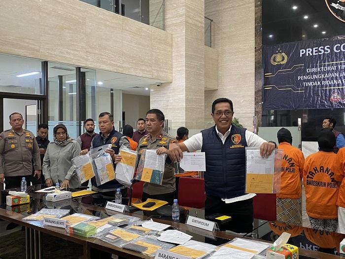 konferensi-pers-pengungkapan-kasus-perdagangan-16-bayi-di-bareskrim-polri.jpg