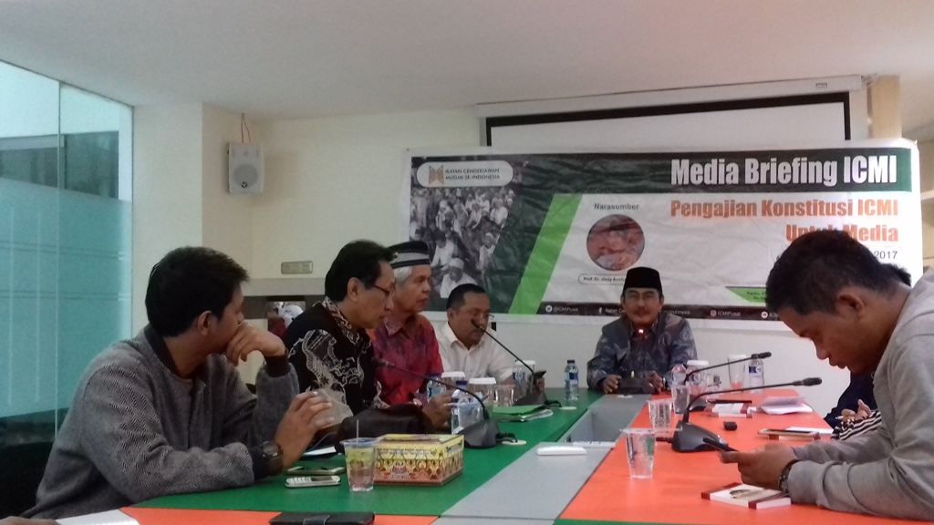 konferensi-pers-yang-digelar-icmi-di-kantor-icmi-jalan-proklamasi-menteng_20170913_185907.jpg