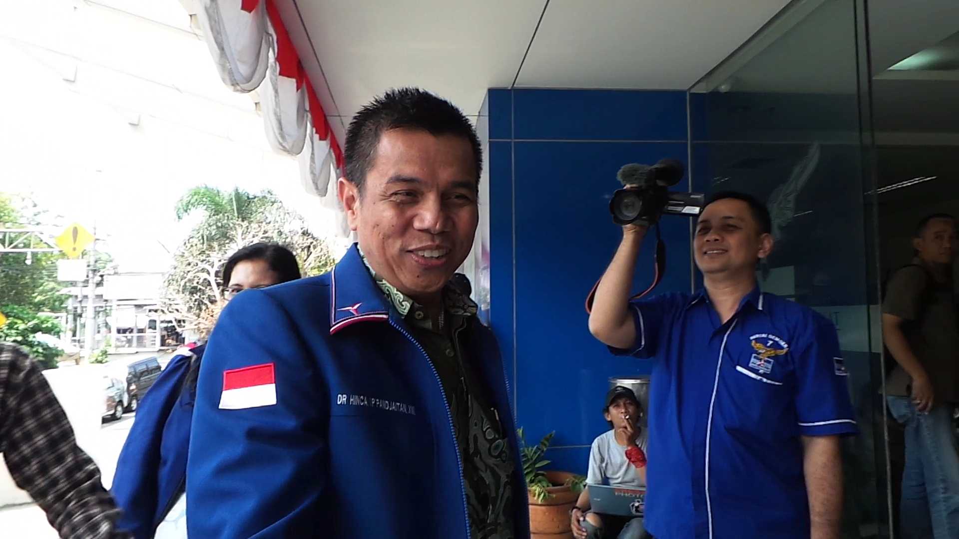 konfrensi-pers-dpp-partai-demokrat_20150912_194543.jpg