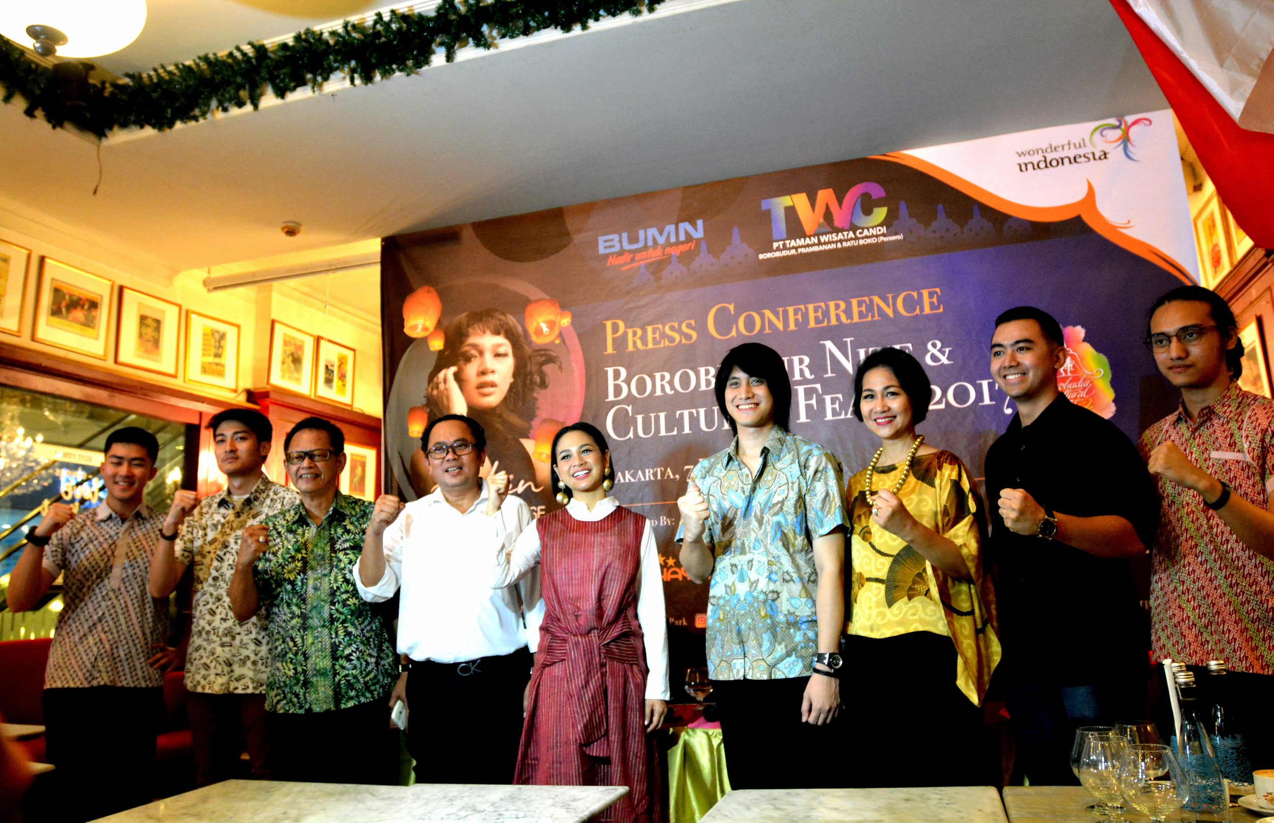 konpers-malam-tahun-baru-borobudur-nite-2017-amazingly-wonderful_20171208_135238.jpg