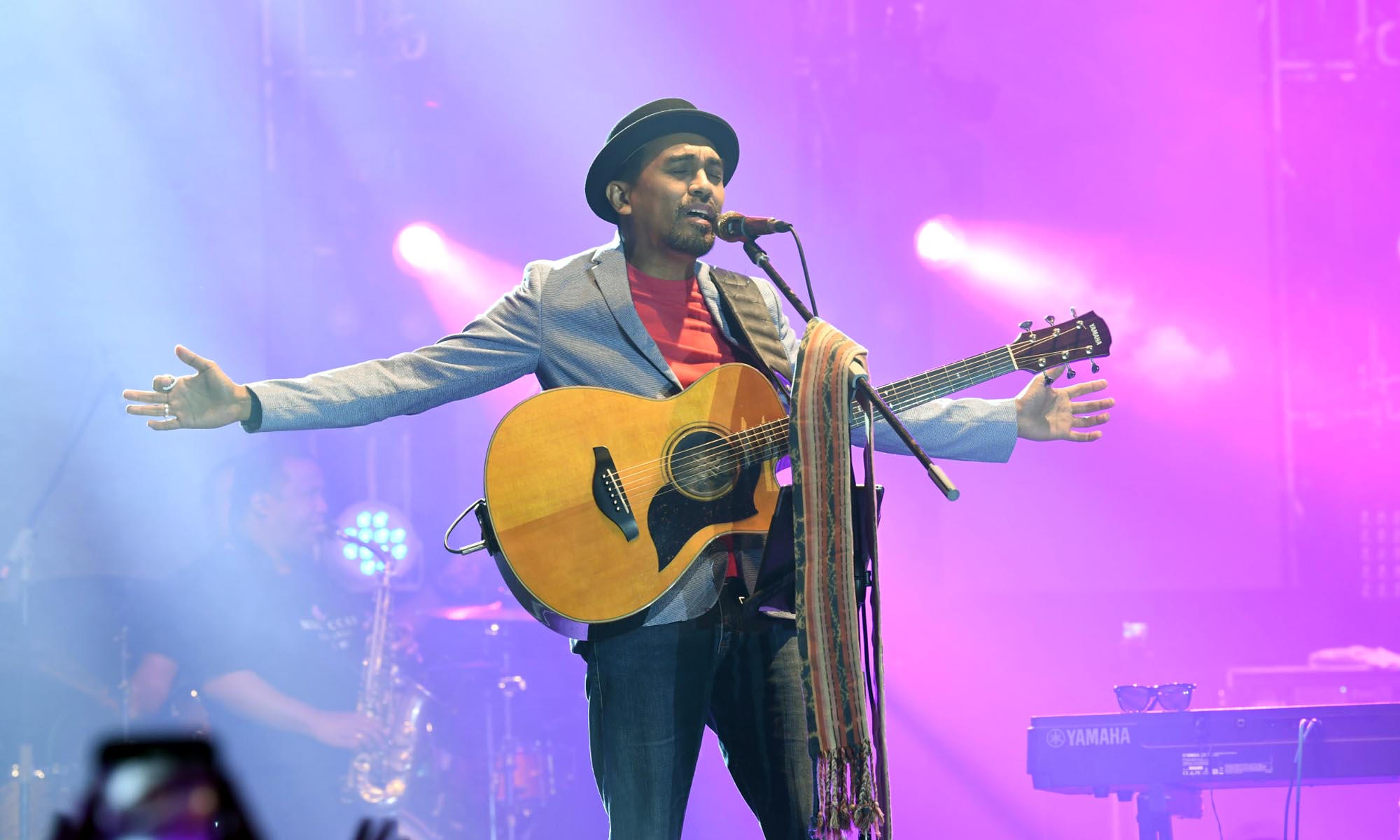 konser-25-tahun-glenn-fredly-berkarya-romansa-masa-depan_20200119_125309.jpg